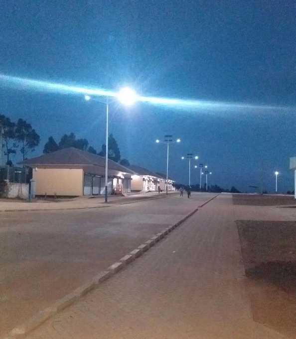 建始县非洲科特迪瓦太阳能路灯工程